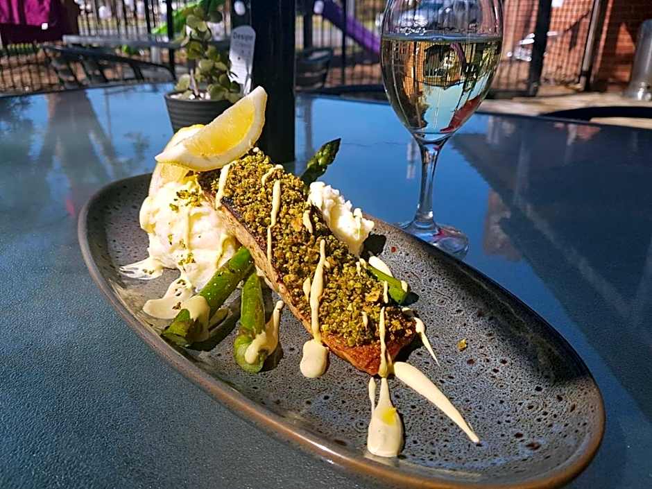 Riverina hotel