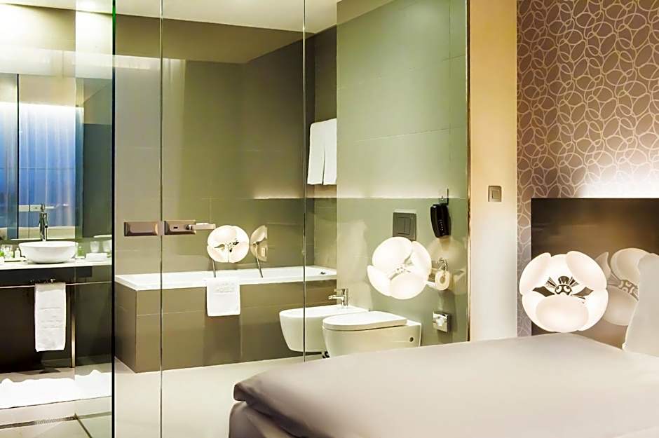 NH Bratislava Gate One