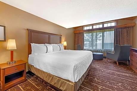 Best Western Premier The Lodge On Lake Detroit