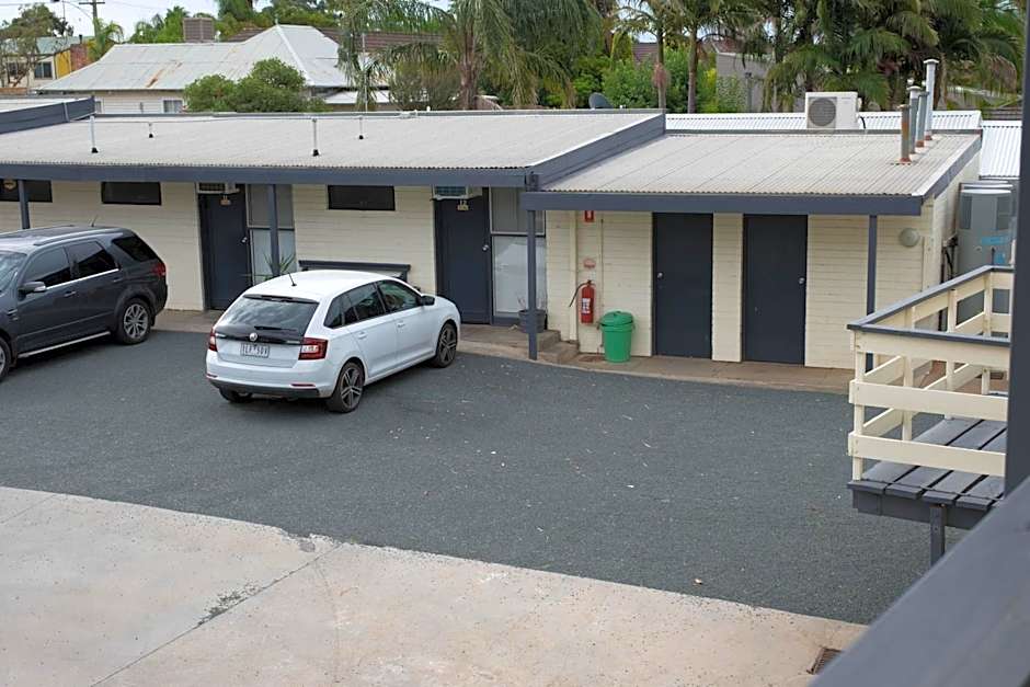 Pioneer Station Motor Inn