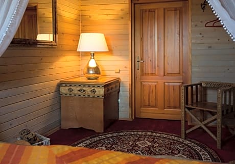 Double Room with Shared Bathroom Sahara