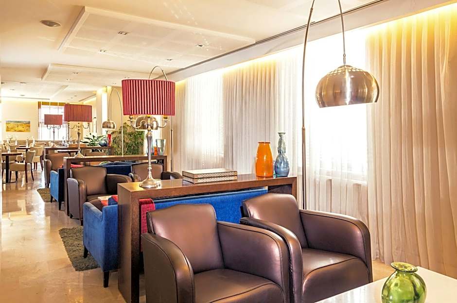 Prima Royale Hotel