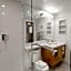 Ski inSki out - Steam shower - Roof top Hot tub- Air Conditioning