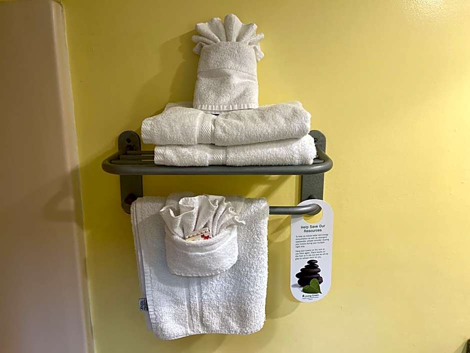 Magnolia Inn Extended Stay of Kingsland - New 2024 - Book a Kitchen Room - 12 Noon Check Out - Sleep In Late - Better Sleep - Ultra Sparkling - Pool open until until 4AM - Stay and Save Today - 24 Hour Front Desk - Premium Coffee Bar - Award Winning Inn