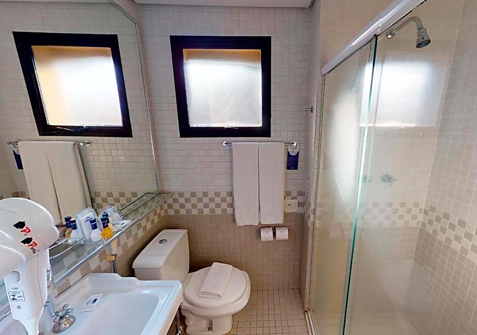 Estanplaza International