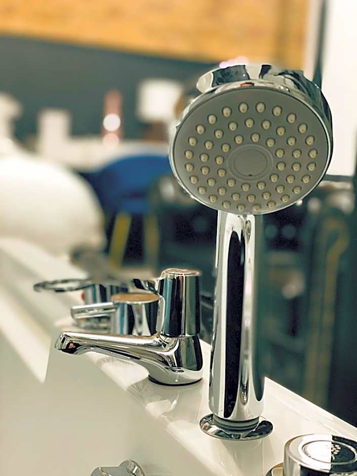 Duke and Duchess Apartments and Rooms - Private in Room Hot Tub Suites