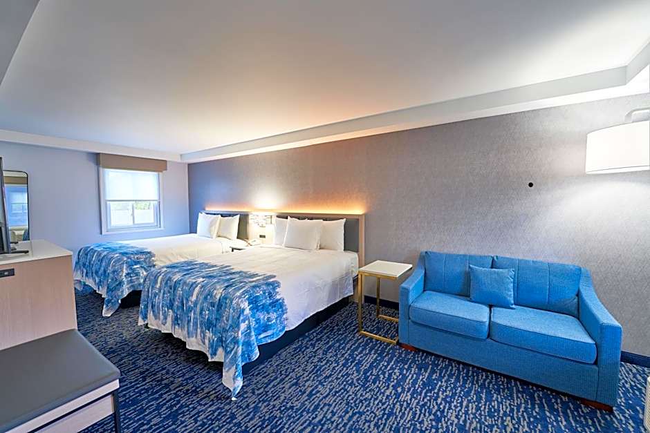 All Seasons Inn & Suites