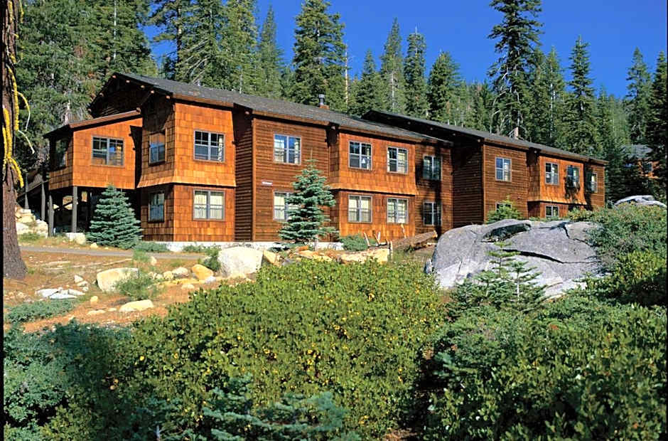 Wuksachi Village and Lodge