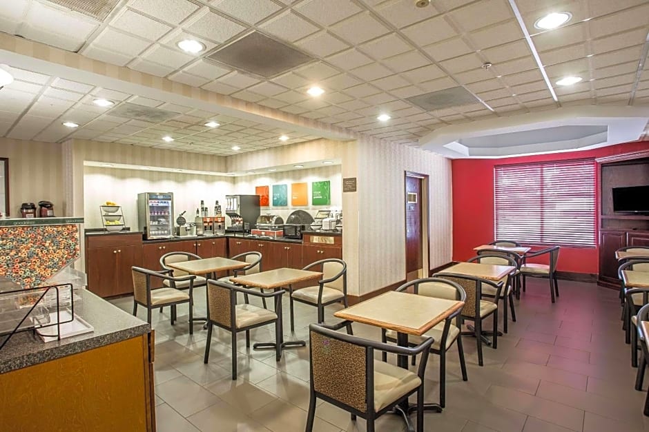 Comfort Inn & Suites Ft.Jackson Maingate