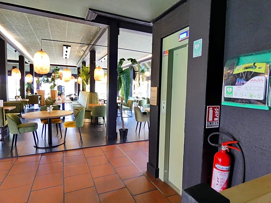Hotel Be Guest Limoges Sud ex Black & Green