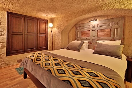 Large Double Cave Room