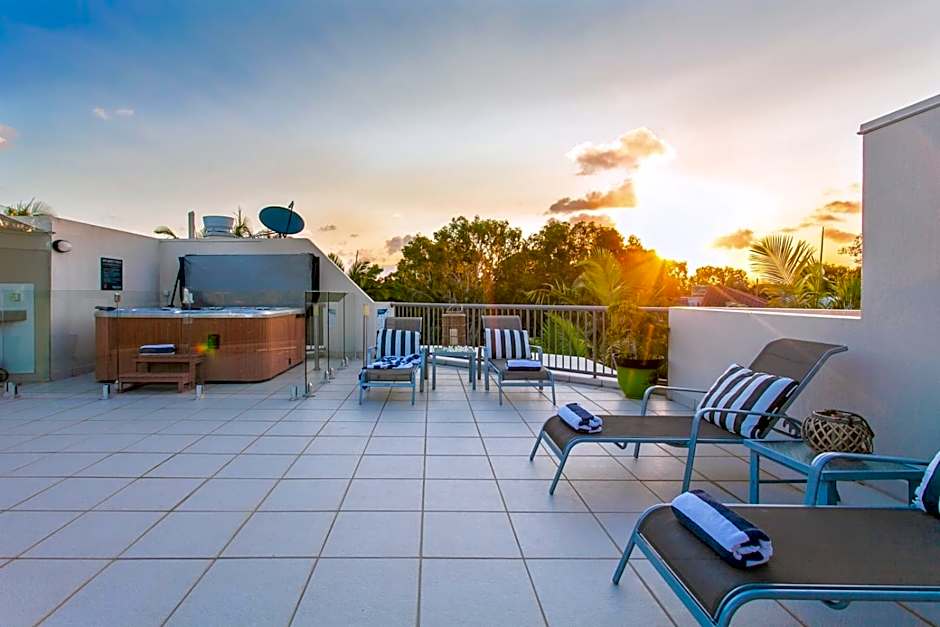 Noosa Tropicana