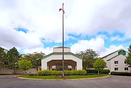 La Quinta by Wyndham Overland Park