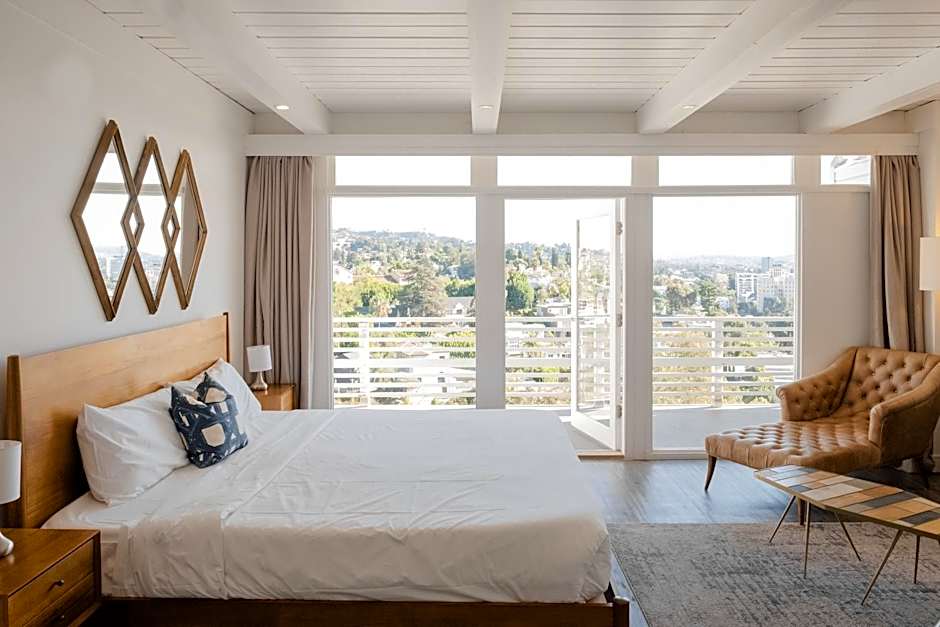 Hollywood Hills Hotel
