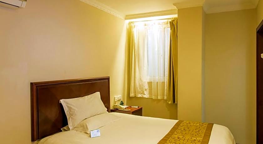 GreenTree Inn Jingjiang Bus Station Express Hotel