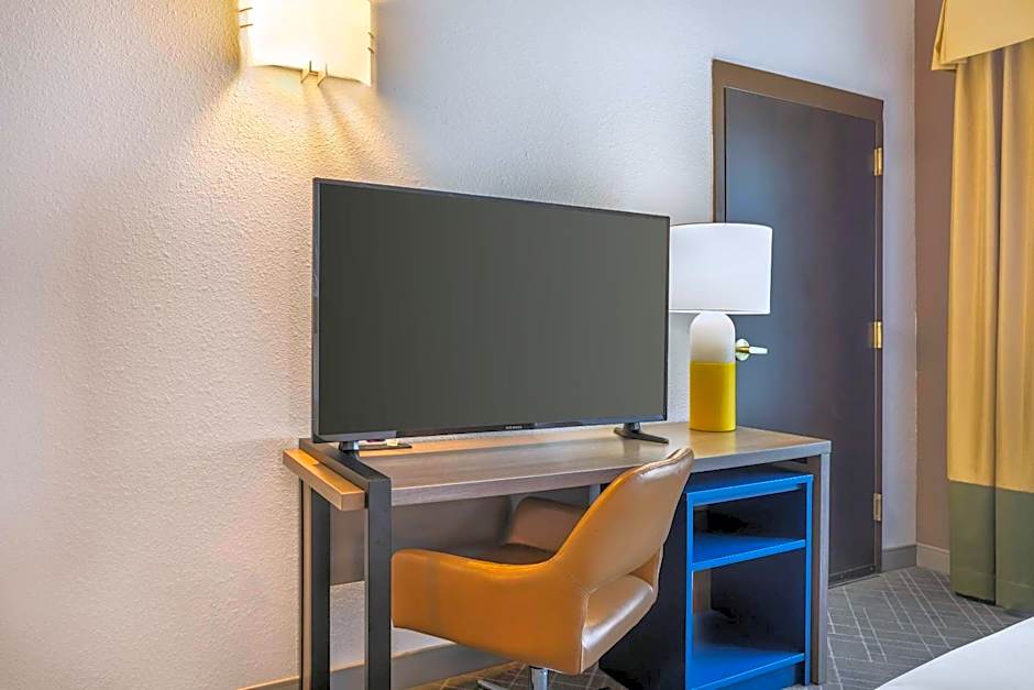 Comfort Inn & Suites Frisco East - McKinney