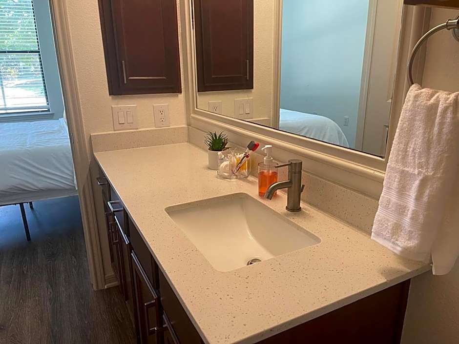Convenient Spacious 2Bed 2Bath