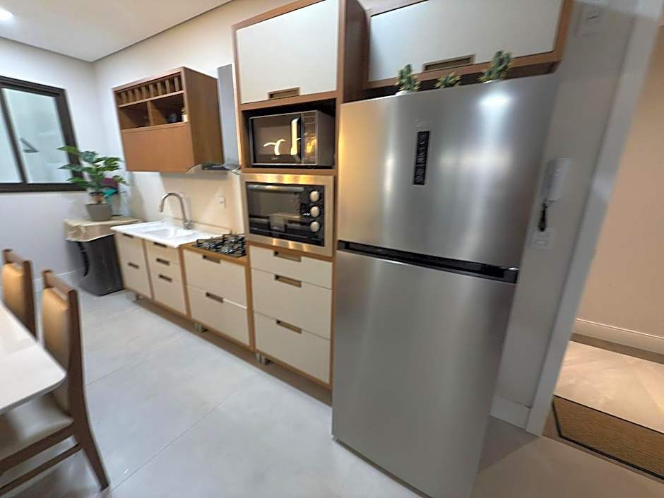 Cód 87 - Apartamento a 150 metros do mar!