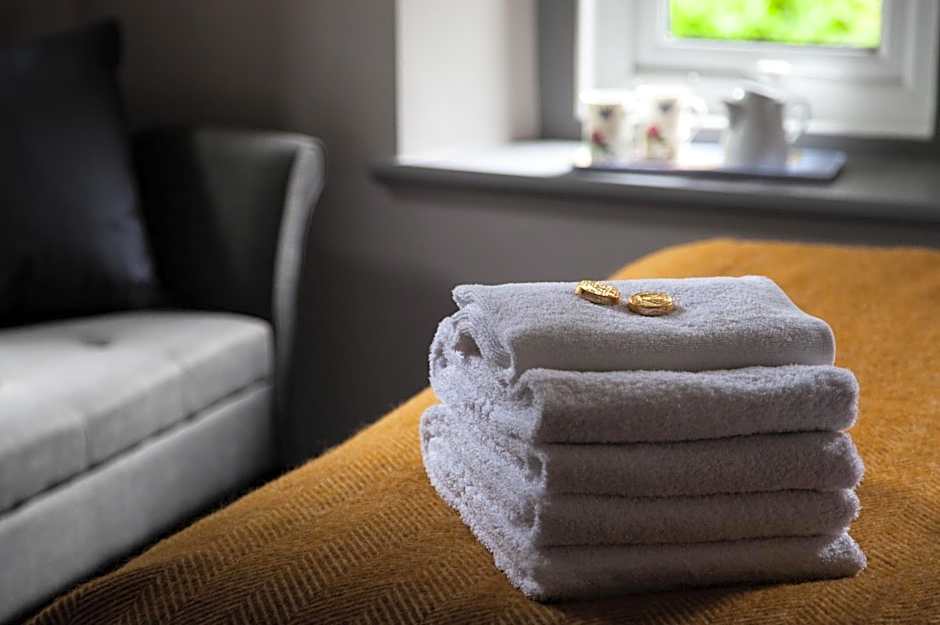 Mary's Court Guest House - Mairlys