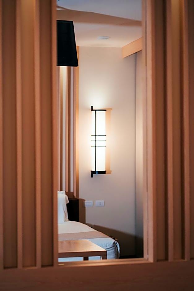 Emotional Grand Motel