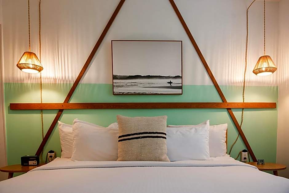 Seaspray Surf Lodge	
