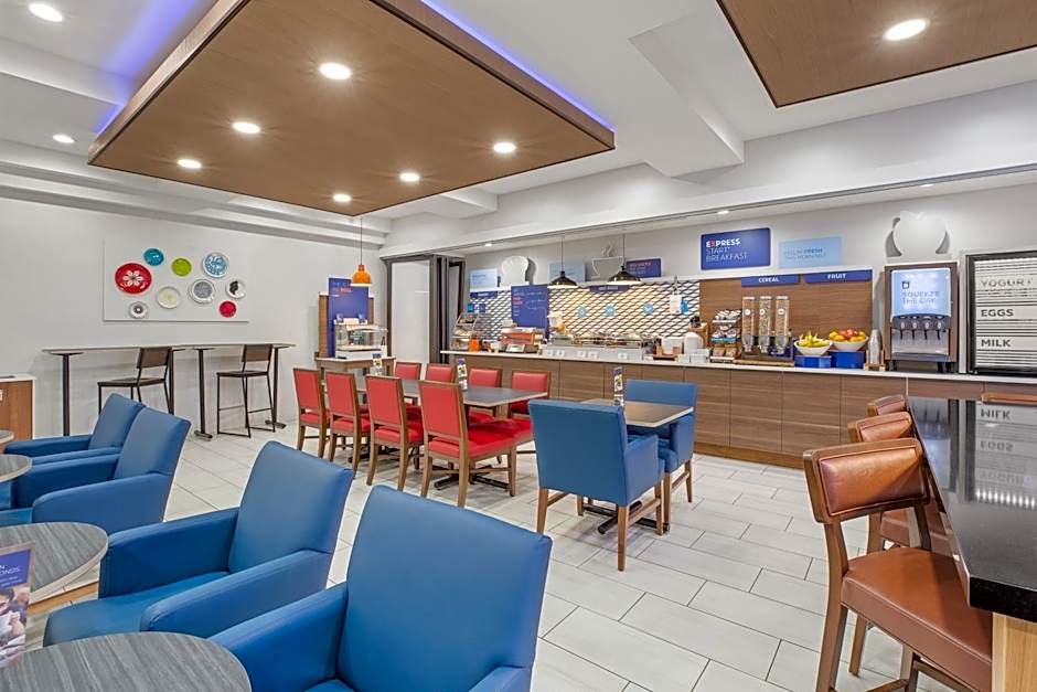 Holiday Inn Express Hotel & Suites Tacoma By IHG