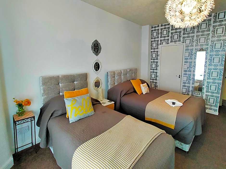 Hotel Babylon – Blackpool