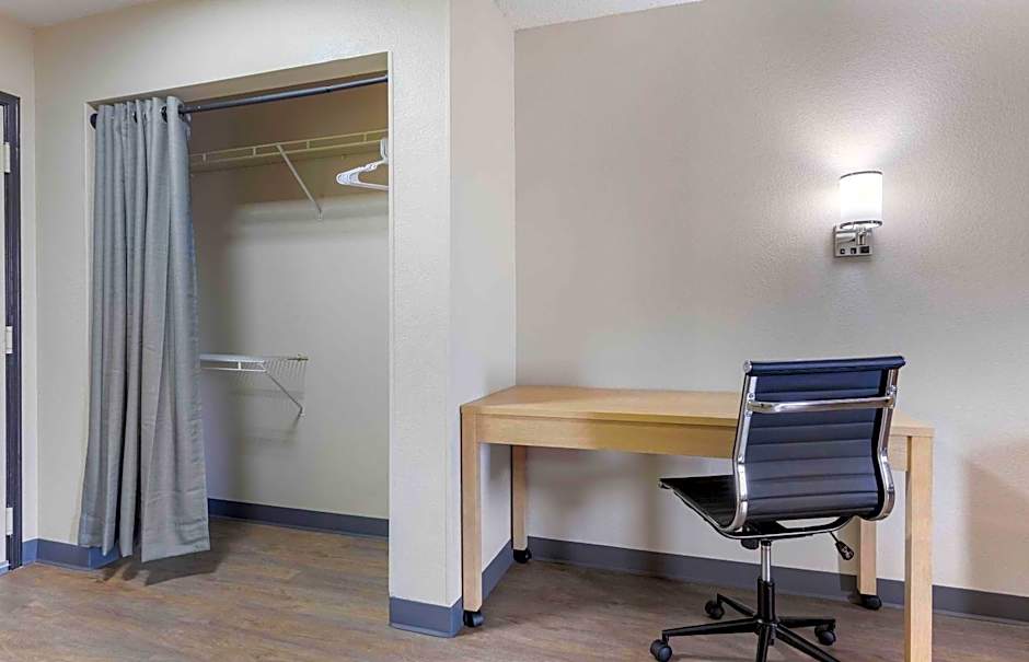 Extended Stay America Suites - Arlington - Six Flags