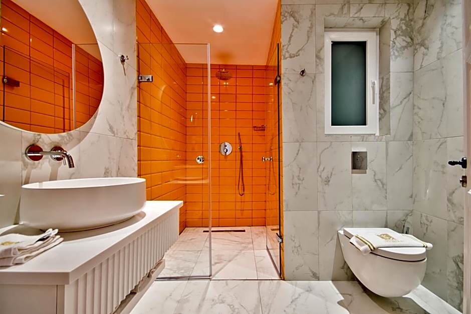 HOLM Boutique & SPA - IK Collection