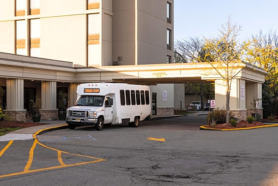 Crowne Plaza Newark Airport