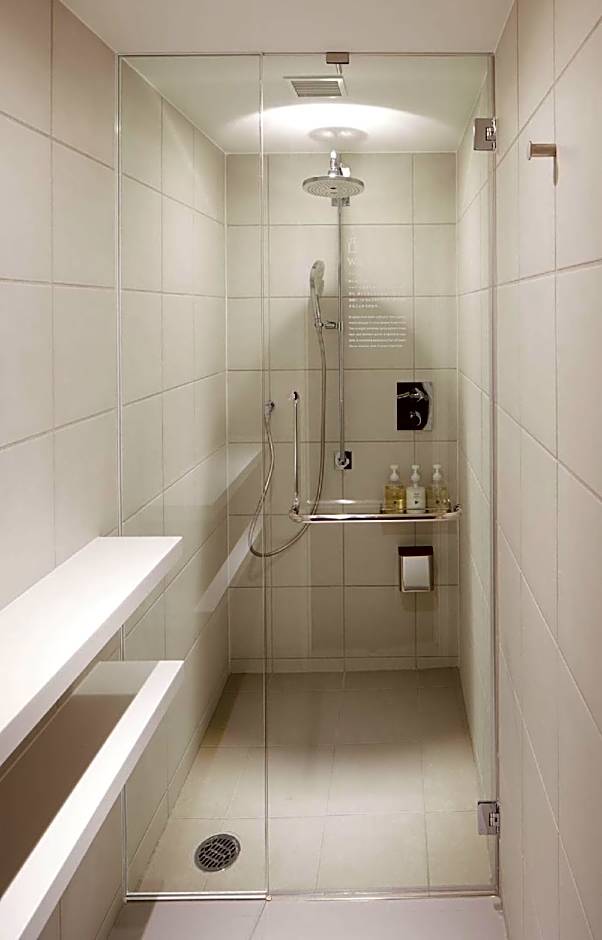 9h nine hours Suidobashi