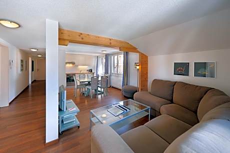 Three-Bedroom Apartment - Attic - Chalet Eiger