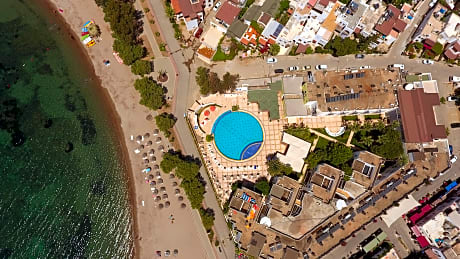 Mandalinci Beach Hotel - Alojamientos en TURGUTREIS