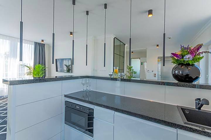 Hotel Lantier & Swimming Pool Zone