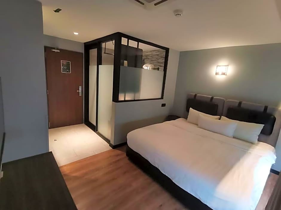 The Seraya Hotel