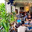 UdonBackpackers Beds and cafe