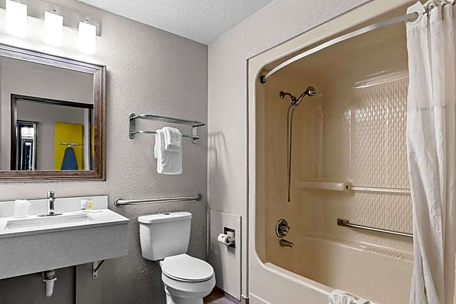 Days Inn by Wyndham Alpena