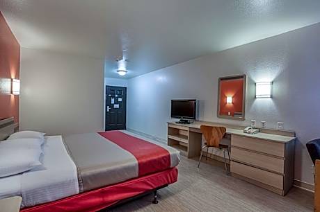 King Room - Non-Smoking