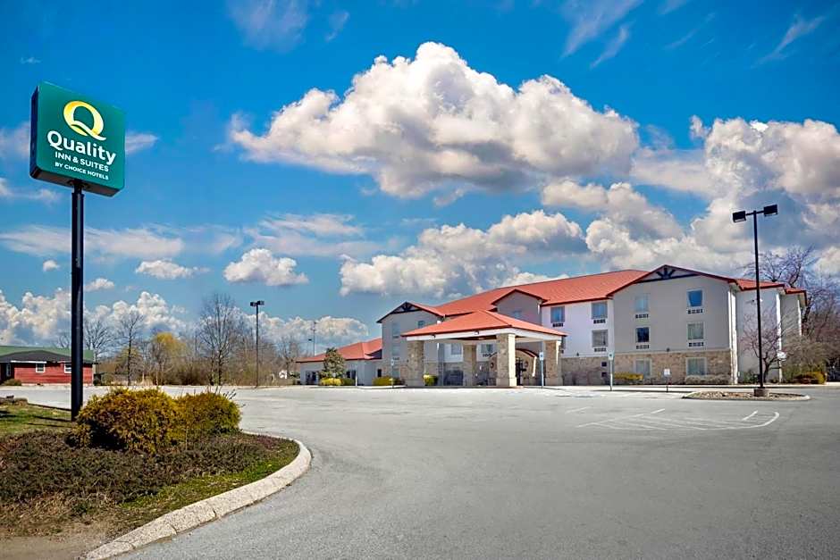 Quality Inn & Suites Monterey I-40
