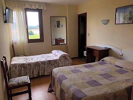 Basic Triple Room