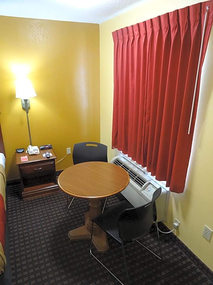 Econo Lodge Fredericksburg near I-95