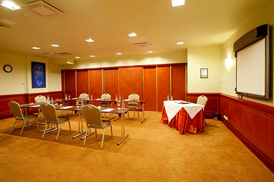 Monika Centrum Hotels