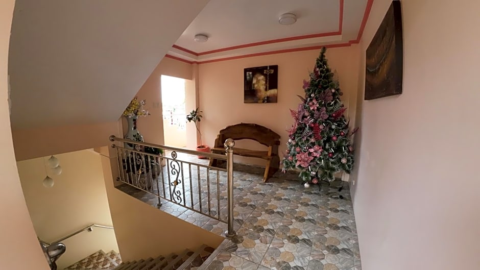 Queenslander Hotel and Restaurant