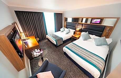 Standard Queen Room with Two Queen Beds