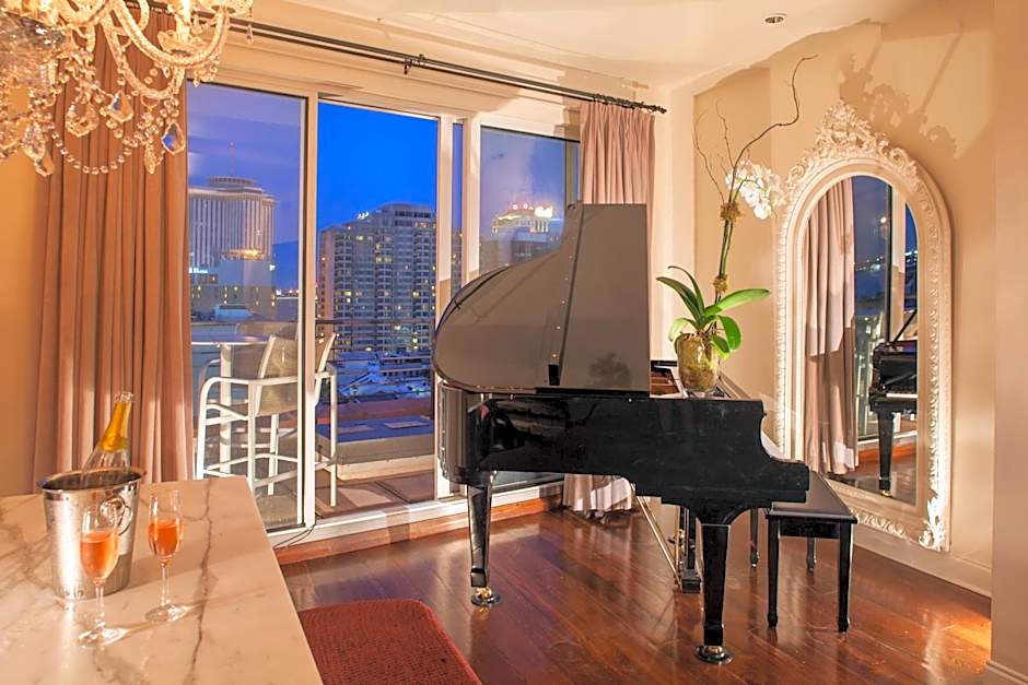 International House Hotel