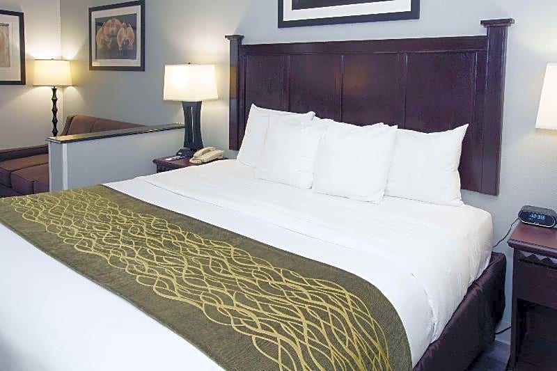 Best Western Paramus Hotel & Suites