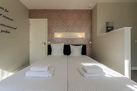 Twin Room with Private Bathroom