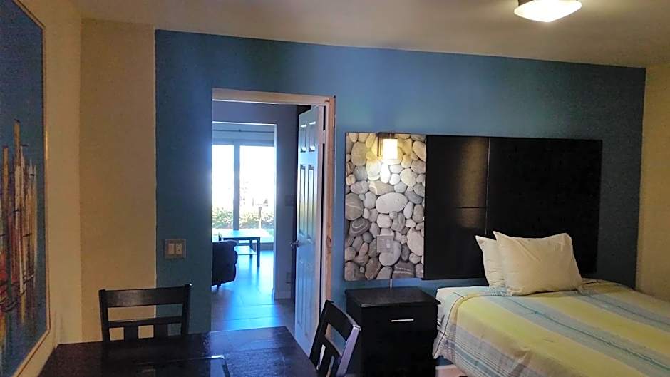 Driftwood Beach Motel