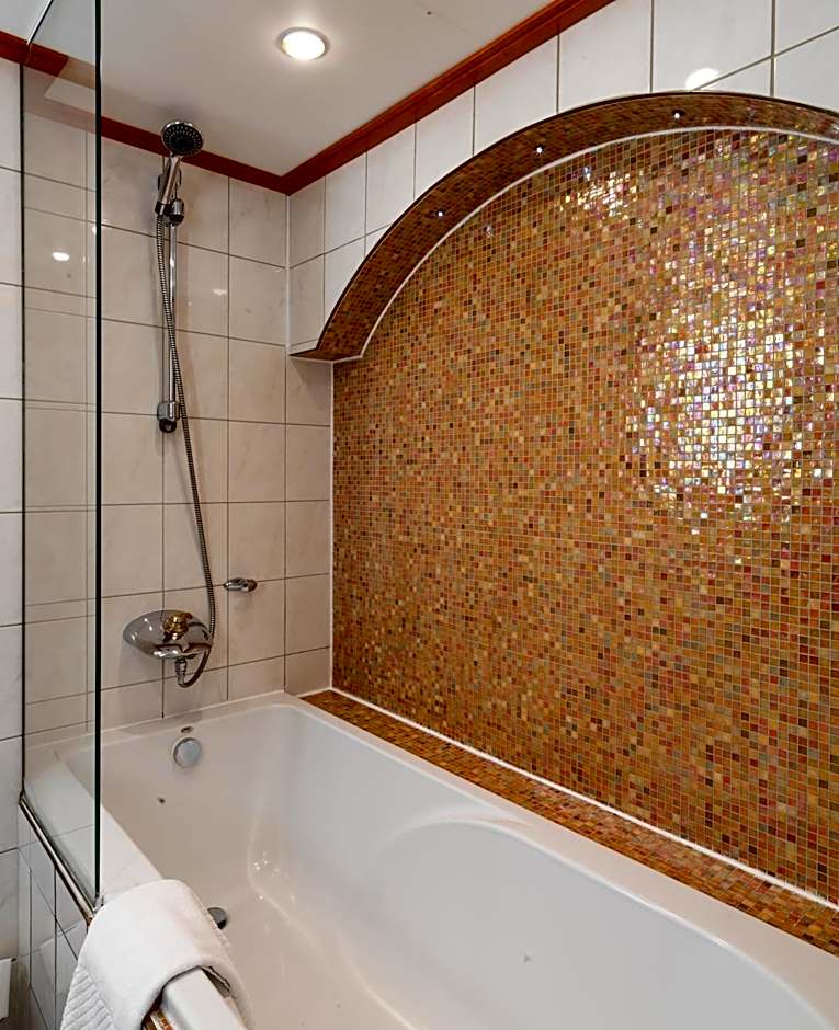 Sunborn London Yacht Hotel