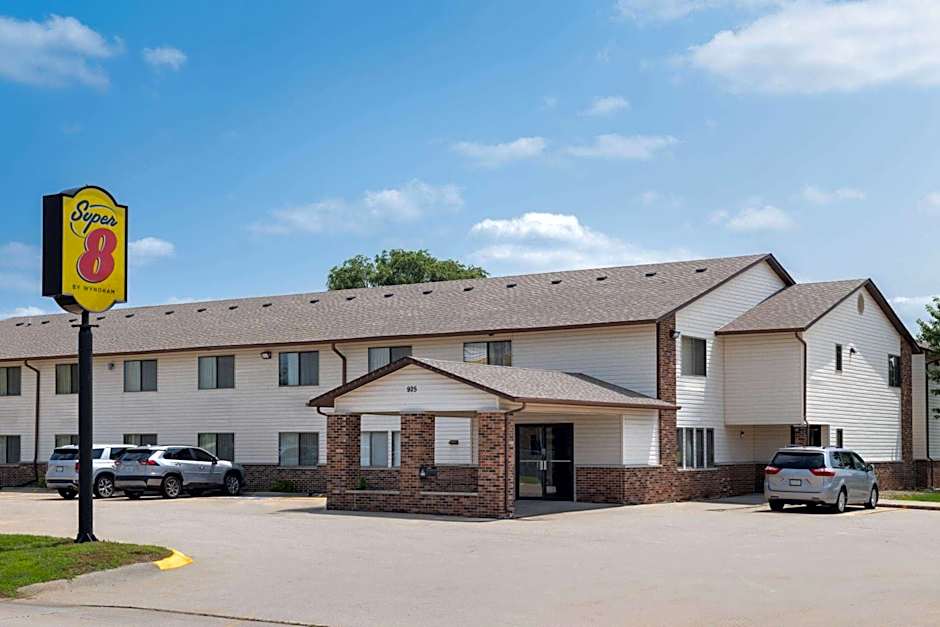 Super 8 by Wyndham Dyersville